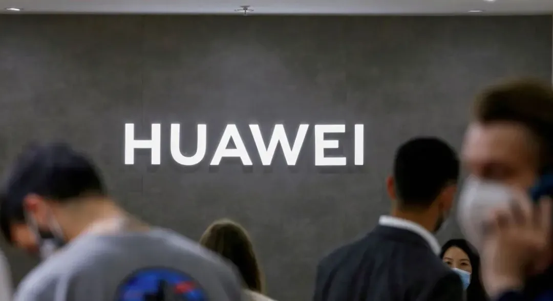 Huawei thu hẹp kinh doanh Nga, sa thải hàng nghìn nhân viên