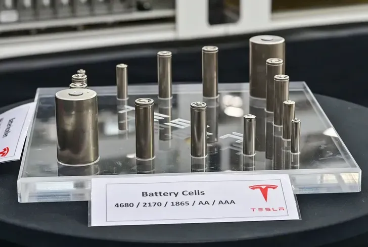 Làm cách nào xe Tesla giảm được đến 54% chi phí sản xuất giúp giảm giá xe cực sốc?