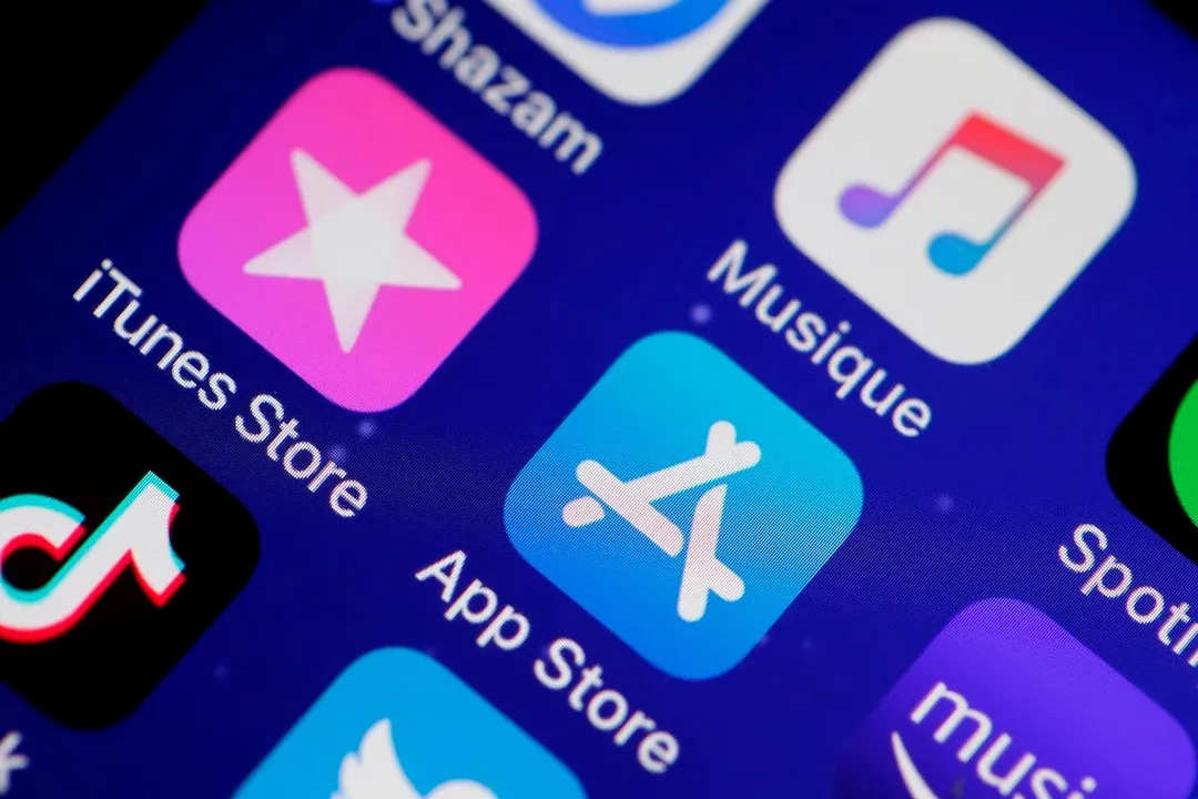 Apple lại sắp phải khuất phục trước EU, chấp nhận cho các cửa hàng ứng dụng bên thứ 3 lên iOS