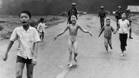 World Press Photo tạm ngừng ghi nhận 'Em bé Napalm' là của Nick Út
