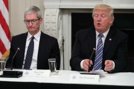 Ông Trump bất ngờ "có chút vấn đề" với Tim Cook, yêu cầu Apple ngừng xây nhà máy iPhone ở Ấn Độ