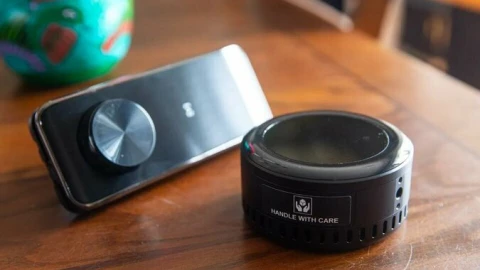 Phóng viên Mỹ sống một năm với nhà thông minh "chạy bằng laser", sạc không dây hồng ngoại, cuộc cách mạng smarthome đã đến