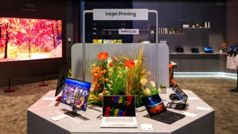 Người Hàn chắc sẽ choáng: TCL CSOT ra mắt đủ bộ màn hình OLED in phun từ 6,5 đến 65 inch