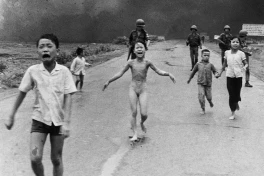 Lập luận của World Press Photo khi dừng ghi nhận tác quyền của Nick Út