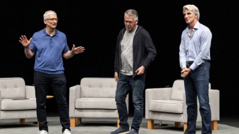 Người trong cuộc tiết lộ cuộc khủng hoảng tận sâu bên trong Apple
