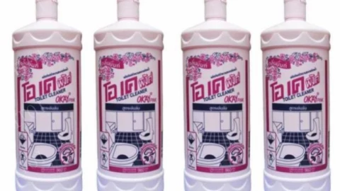 Cô gái 22 tuổi uống nhầm nửa nước tẩy rửa bồn cầu Okay!
