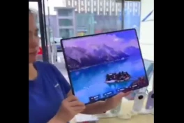 Laptop Huawei 18 inch không bàn phím, màn hình gập được