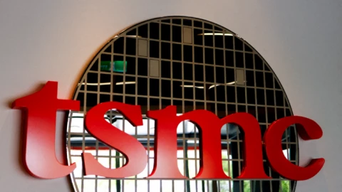 Nhìn TSMC tăng giá phi mã, Samsung mừng thầm