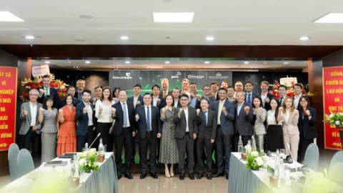 Vietcombank sử dụng giải pháp của Salesforce trên một nền tảng AI duy nhất để nâng cao chất lượng