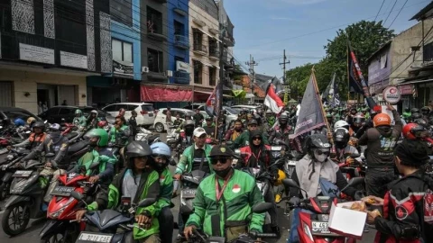 "Tột cùng thất vọng": Hàng chục nghìn tài xế Grab, Gojek... tắt app, đình công phản đối "bóc lột" tại thị trường gọi xe lớn nhất Đông Nam Á