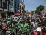 "Tột cùng thất vọng": Hàng chục nghìn tài xế Grab, Gojek... tắt app, đình công phản đối "bóc lột" tại thị trường gọi xe lớn nhất Đông Nam Á