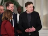 Elon Musk chỉ trích Bill Gates: Ông ta nghĩ mình là ai?