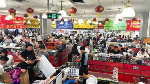 Đột nhập "thủ phủ iPhone bị đánh cắp” từ khắp nơi trên toàn cầu