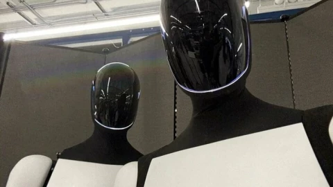 Robot hình người của Elon Musk trình diễn loạt kỹ năng "đỉnh cao": Từ đổ rác, dọn nhà, nấu ăn,... tất cả nhờ bí quyết "học lỏm" đặc biệt