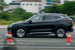 Vì sao lốp ô tô điện thường mòn nhanh hơn lốp xe xăng?