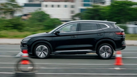 Vì sao lốp ô tô điện thường mòn nhanh hơn lốp xe xăng?