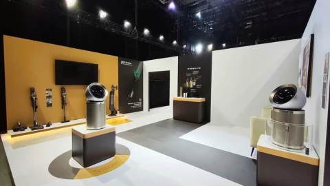 Dreame ra mắt hệ sinh thái với DREAMFOR:ALL tại Việt Nam: Đủ từ máy hút bụi AI, robot tự thay giẻ lau đến "salon tóc bỏ túi", máy lọc không khí