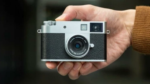 Fujifilm X half ra mắt: Khi "ngoại hình là tất cả" và trải nghiệm chụp ảnh là niềm vui nhưng hãy "dán chặt công tắc quay phim lại!"