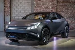 Chớp thời cơ Tesla suy yếu, ông lớn Nhật Bản lên kế hoạch "đánh úp"