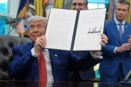 Ông Trump ký loạt sắc lệnh "khôi phục vị thế dẫn đầu toàn cầu của Mỹ trong lĩnh vực năng lượng hạt nhân”