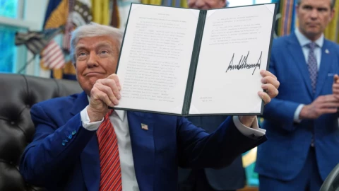 Ông Trump ký loạt sắc lệnh "khôi phục vị thế dẫn đầu toàn cầu của Mỹ trong lĩnh vực năng lượng hạt nhân”