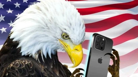 Apple thà chịu thuế tới 25% còn hơn phải làm iPhone "Made in USA"