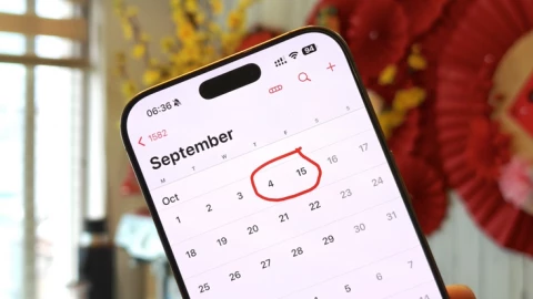 Lý do lịch trên điện thoại thiếu 10 ngày