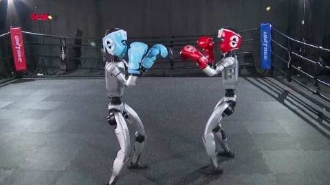 Robot hình người Trung Quốc "so găng" kick boxing: Đấm móc, đá xoay, tự đứng dậy sau khi ngã