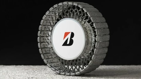 Lốp xe Mặt Trăng của Bridgestone được vinh danh là “Ý tưởng lốp của năm”