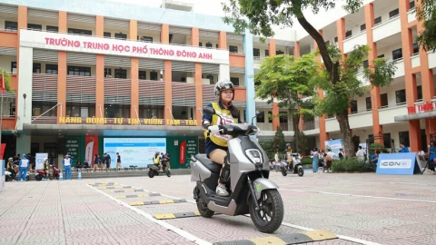 Bồi dưỡng kiến thức pháp luật và kỹ năng lái xe cho học sinh Việt Nam - thiết thực và ý nghĩa