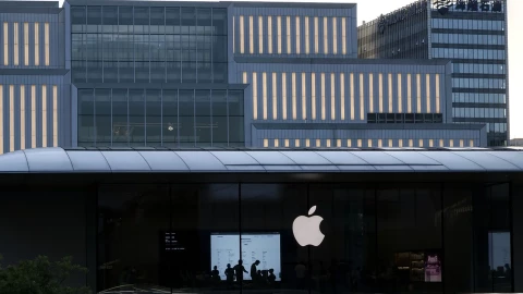 Apple "nghiện" Trung Quốc đến mức nào mà không thể rời bỏ? Vì Trung Quốc "chống" lại cả ông Trump