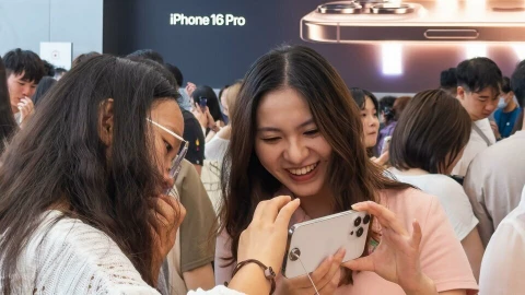 "Cơn sốt" iPhone 16 trở lại Trung Quốc sau màn giảm giá "sốc" tới hơn 9 triệu đồng