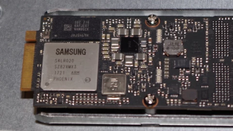 Cực sốc: Samsung rút lui khỏi thị trường MLC NAND