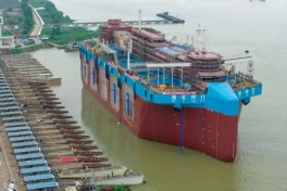 "Tàu sân bay nuôi trồng thủy sản" đầu tiên thế giới: Công nghệ AI, chống bão cấp 12 và du lịch
