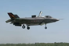 "So găng" Su-57M và F-35: "Quái thú" Nga với AI và siêu cơ động có đấu được "diều hâu tàng hình" của Mỹ?