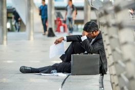 Nghịch lý AI tại Mỹ: Khi ung thư được chữa khỏi nhưng 1/5 dân số có khả năng mất việc