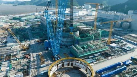 Trung Quốc chuẩn bị vận hành lò phản ứng hạt nhân mini thương mại đầu tiên thế giới:  Cấp điện cho nửa triệu nhà, giảm 880.000 tấn CO2/năm