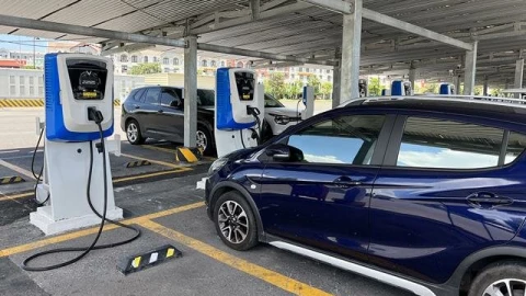 Chính thức áp giá điện riêng cho trạm sạc xe điện: Giờ cao điểm có thể lên tới gần 4.300 đồng/kWh