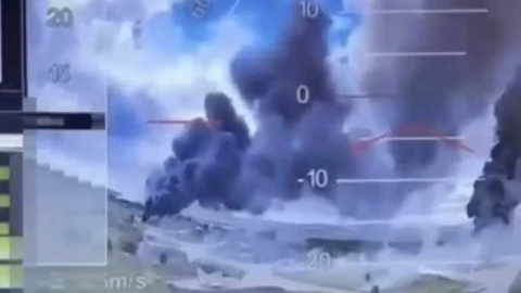 Chi tiết vụ UAV Ukraine đồng loạt tấn công 5 sân bay quân sự Nga: SBU nhận trách nhiệm chiến dịch "Mạng Nhện", Moskva nói "hầu hết bị đẩy lùi"