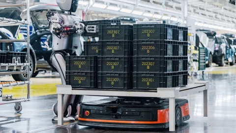 Trong khi ông Trump loay hoay chống "Made in China" thì Trung Quốc đã nâng cấp nhà xưởng lên AI và robot rồi