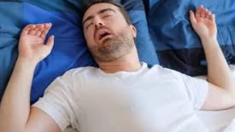 Tư thế ngủ tưởng đơn giản này có thể cứu sống bạn mỗi đêm