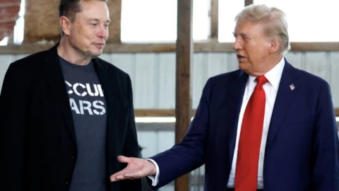 Điều gì đang xảy ra khiến Trump hụt hòa giải Nga-Ukraine, mất luôn Elon Musk?