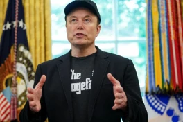 Elon Musk xóa một số bài đăng chỉ trích gay gắt ông Trump