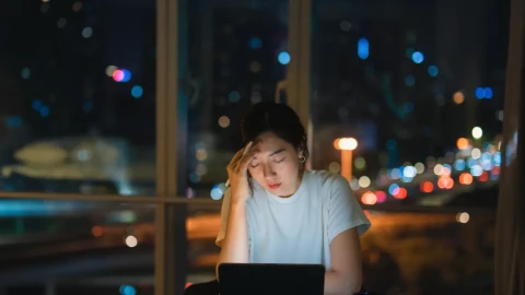 Châu Âu đang tranh cãi gay gắt về văn hóa làm việc "996" của Trung Quốc
