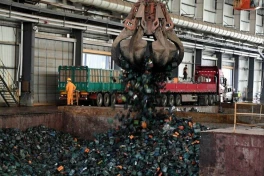Nghịch lý ngành tái chế pin xe điện ở Trung Quốc: Nhà máy "xịn" đói nguyên liệu, xưởng "chui" hoạt động hết công suất