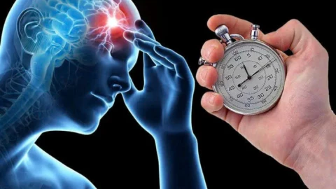 Huyết khối tĩnh mạch não là gì? Triệu chứng, nguyên nhân và cách phòng ngừa
