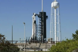 Hàng trăm vệ tinh Starlink của Musk rơi khỏi quỹ đạo. Chuyện gì đã xảy ra?