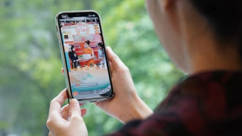 Sàn thương mại điện tử sẽ khấu trừ, nộp thuế thay người bán hàng online từ 1/7