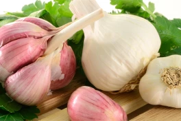 4 loại thực phẩm rất kỵ tỏi, tránh ăn cùng