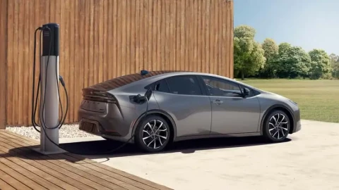 Xe điện có thực sự gây ô nhiễm hơn xe hybrid? Câu trả lời bất ngờ từ các nghiên cứu mới